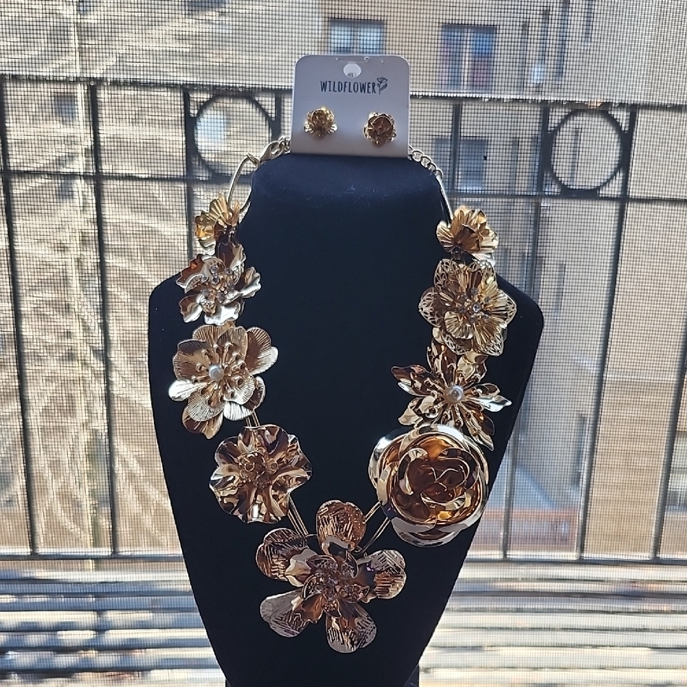 Wildflowers Gold Floral Necklace and Earring Set